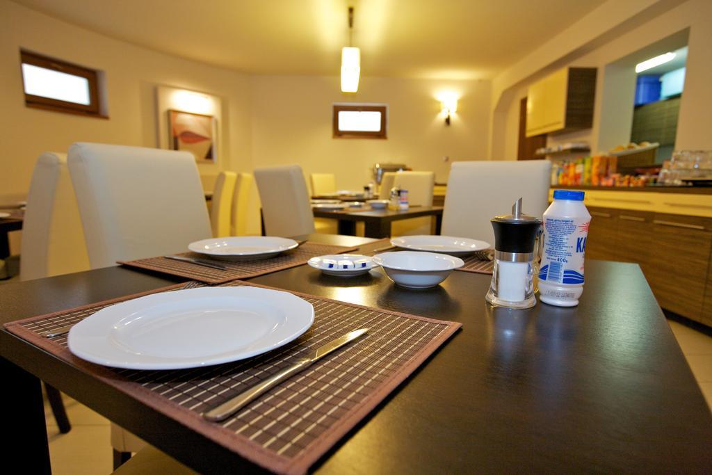 Airport Wellness Panzio Guest house Hajduszoboszlo