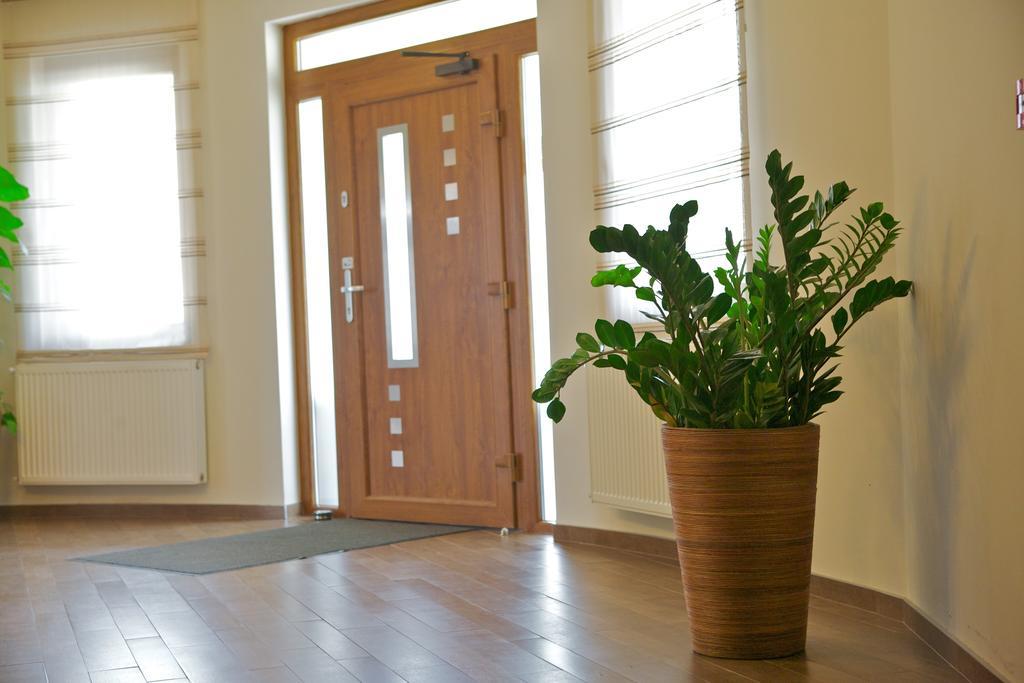 Airport Wellness Panzio Guest house